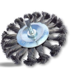 Brosse circulaire métallique plate à mèches torsadées pour perceuse Brosses rotatives sur tige