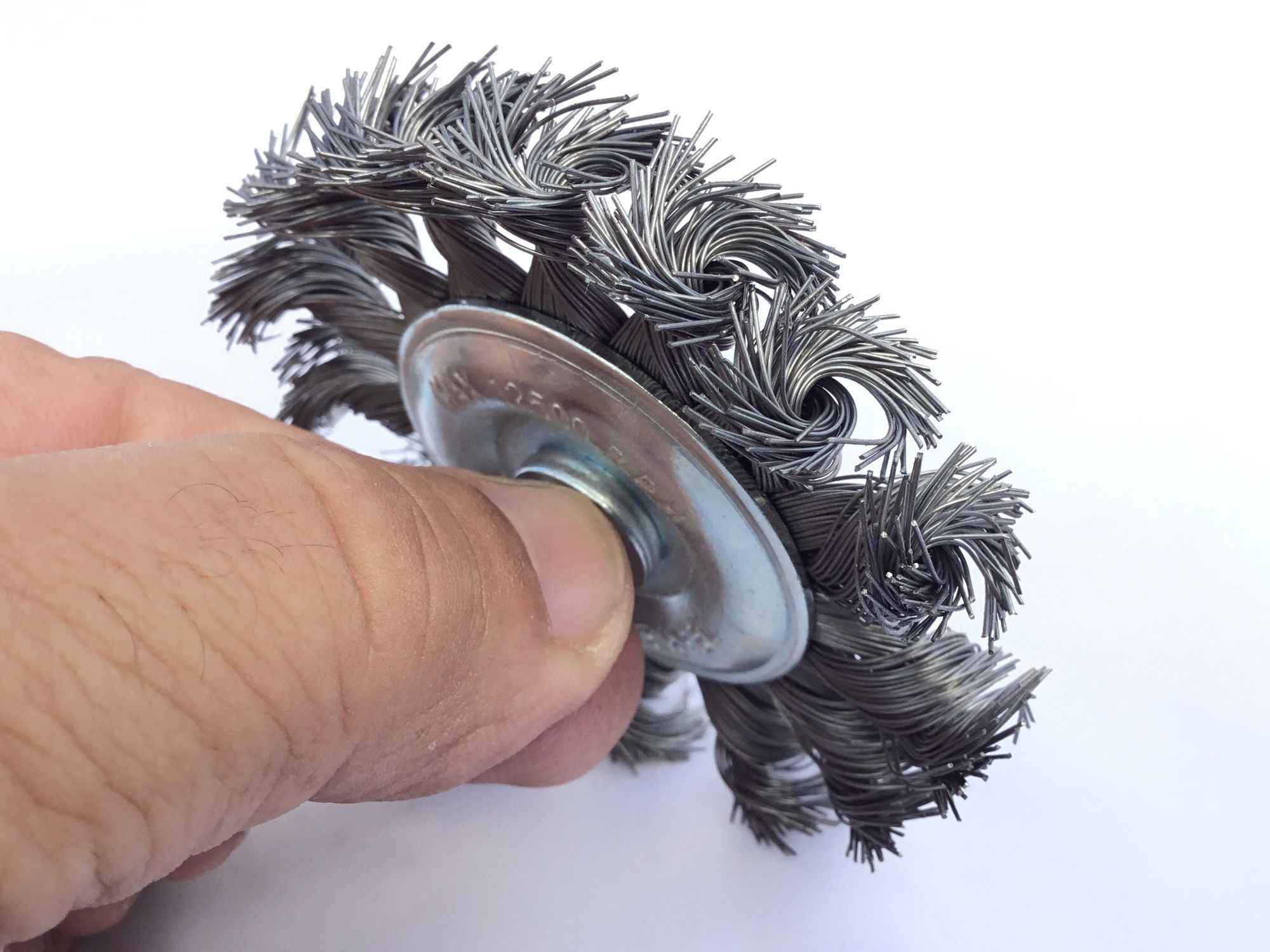 Comment décaper la rouille ou la peinture avec une perceuse - Lot de 4 brosses  métal