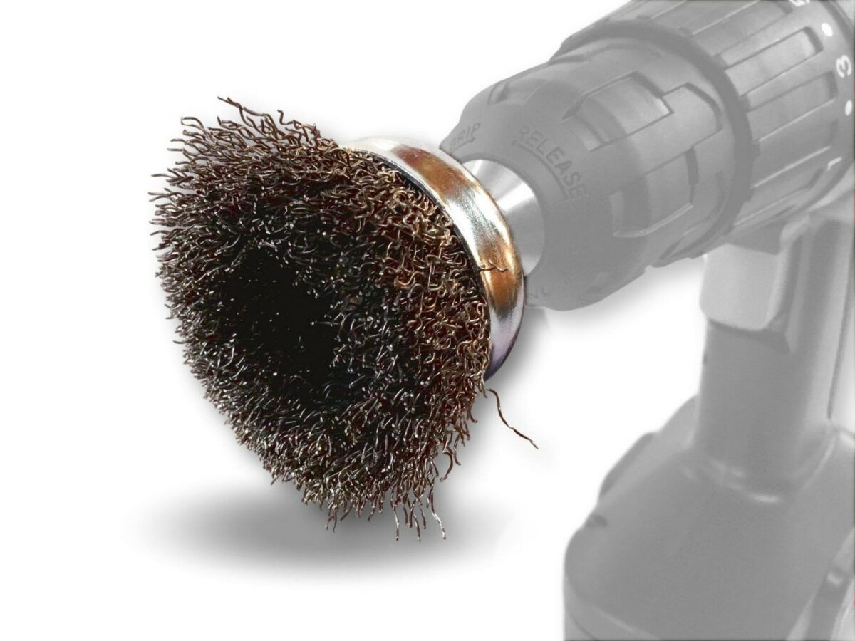 Brosse métallique pour perceuse