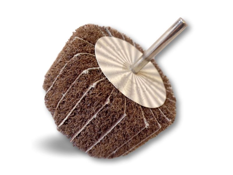 Roue abrasive de polissage satinage sur tige | Lamelles tissu abrasif et mousse abrasive