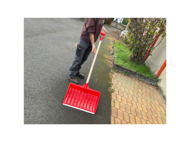 Pelle à neige poussoir renforcé avec manche bois | Rouge | 53 cm – Image 5